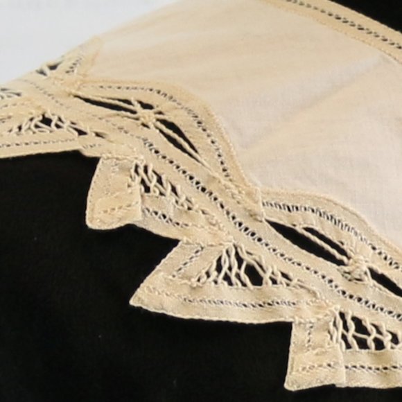 Vintage Angel Wings Ivory Cutwork Lace Collar - Picture 7 of 7